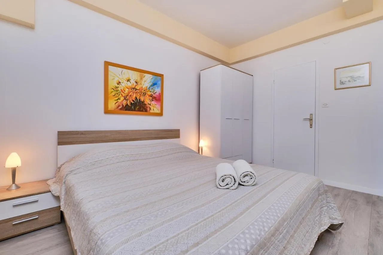 Appartment Ksenija 2 Mali Lošinj